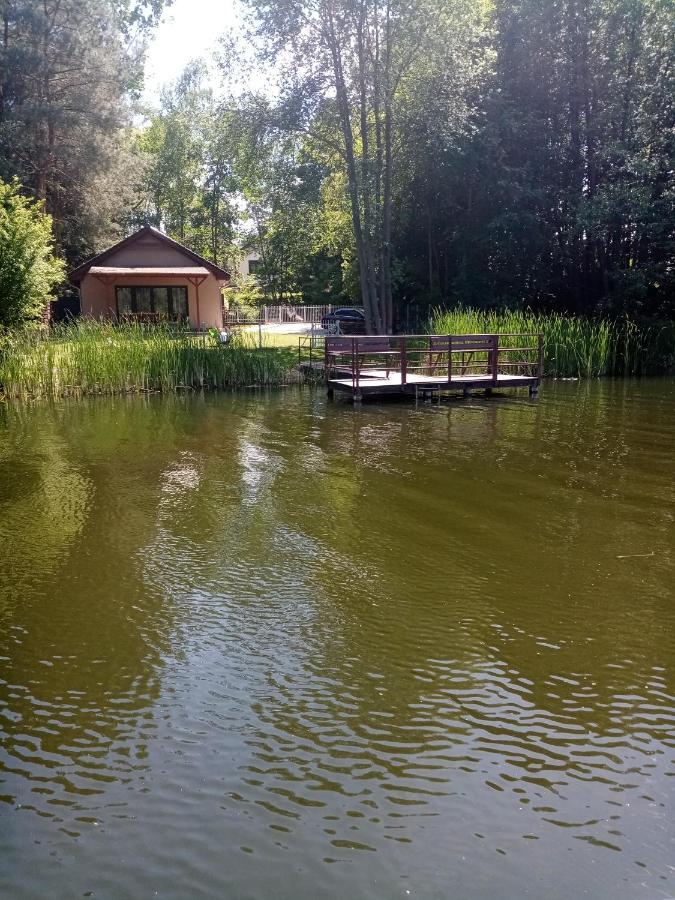 Urokliwy Domek Nad Brzegiem Jeziora Lubiatów Екстериор снимка